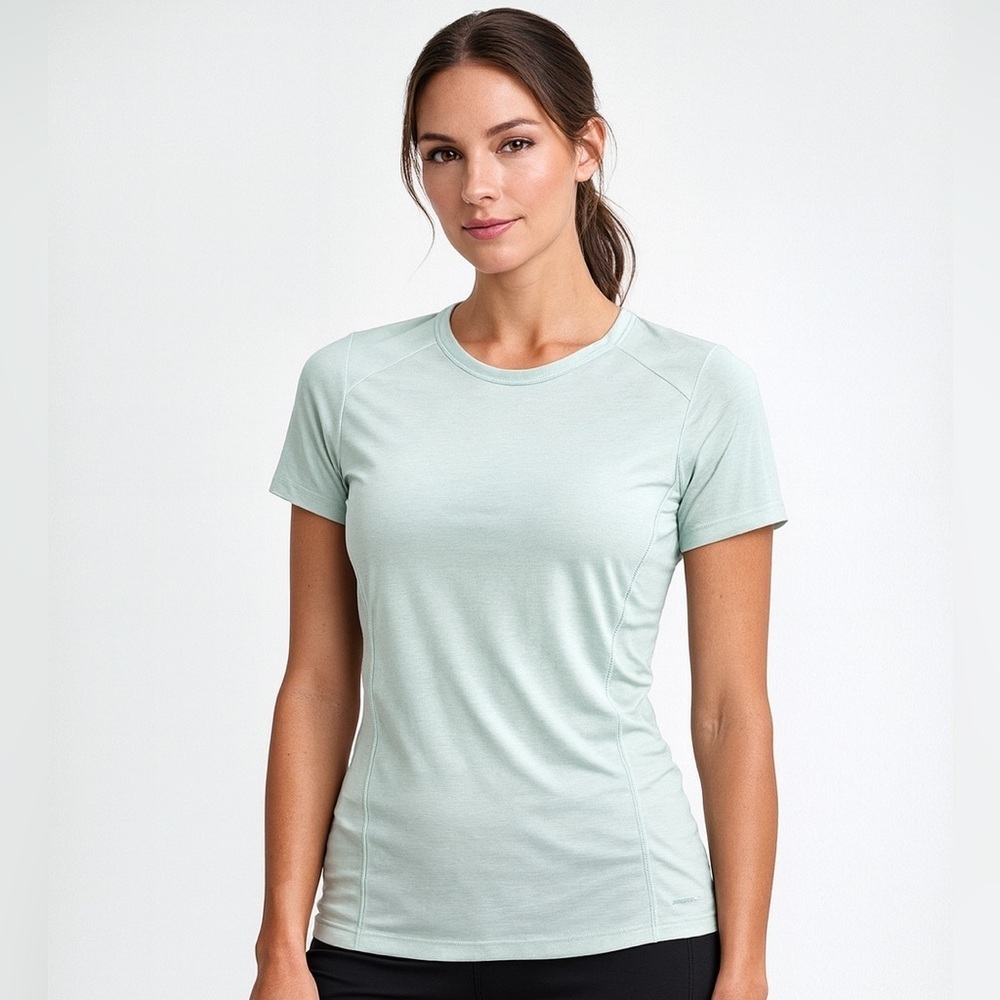 Columbia titanium performance SS short sleeve T-shirt for women Sz Small